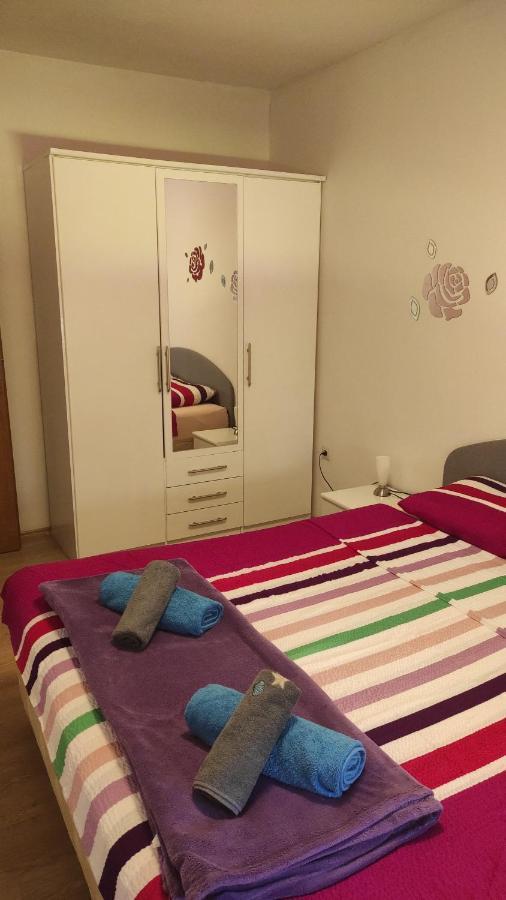 Apartmani Maslina จูเลียนา ภายนอก รูปภาพ