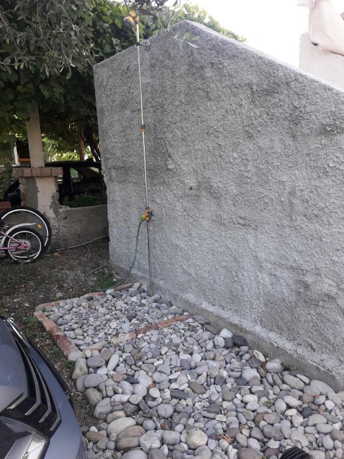 Apartmani Maslina จูเลียนา ภายนอก รูปภาพ